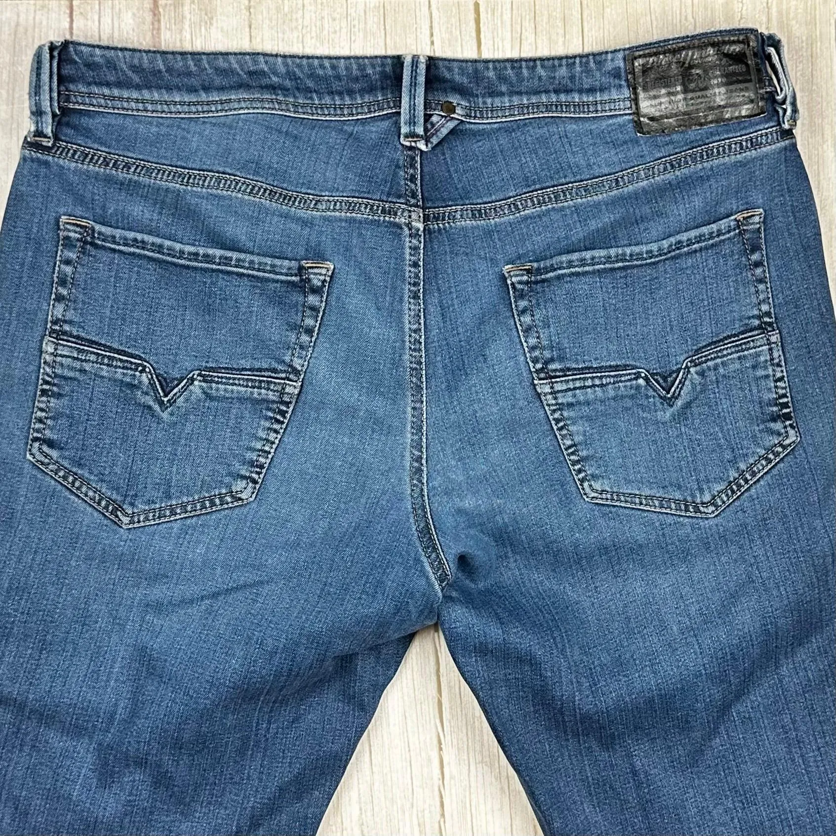 Diesel 'Larkee-Beex' Denim Easy Fit Stretch Jeans -Size 36/34