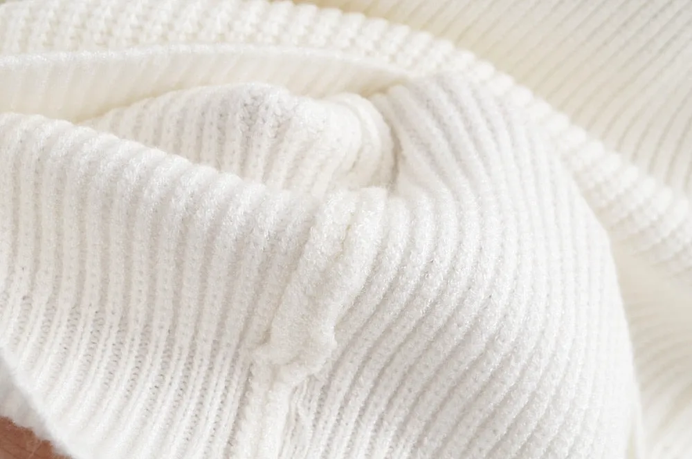 HIGH NECK SWEATER