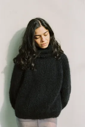 Roulé Handknit Sweater Black