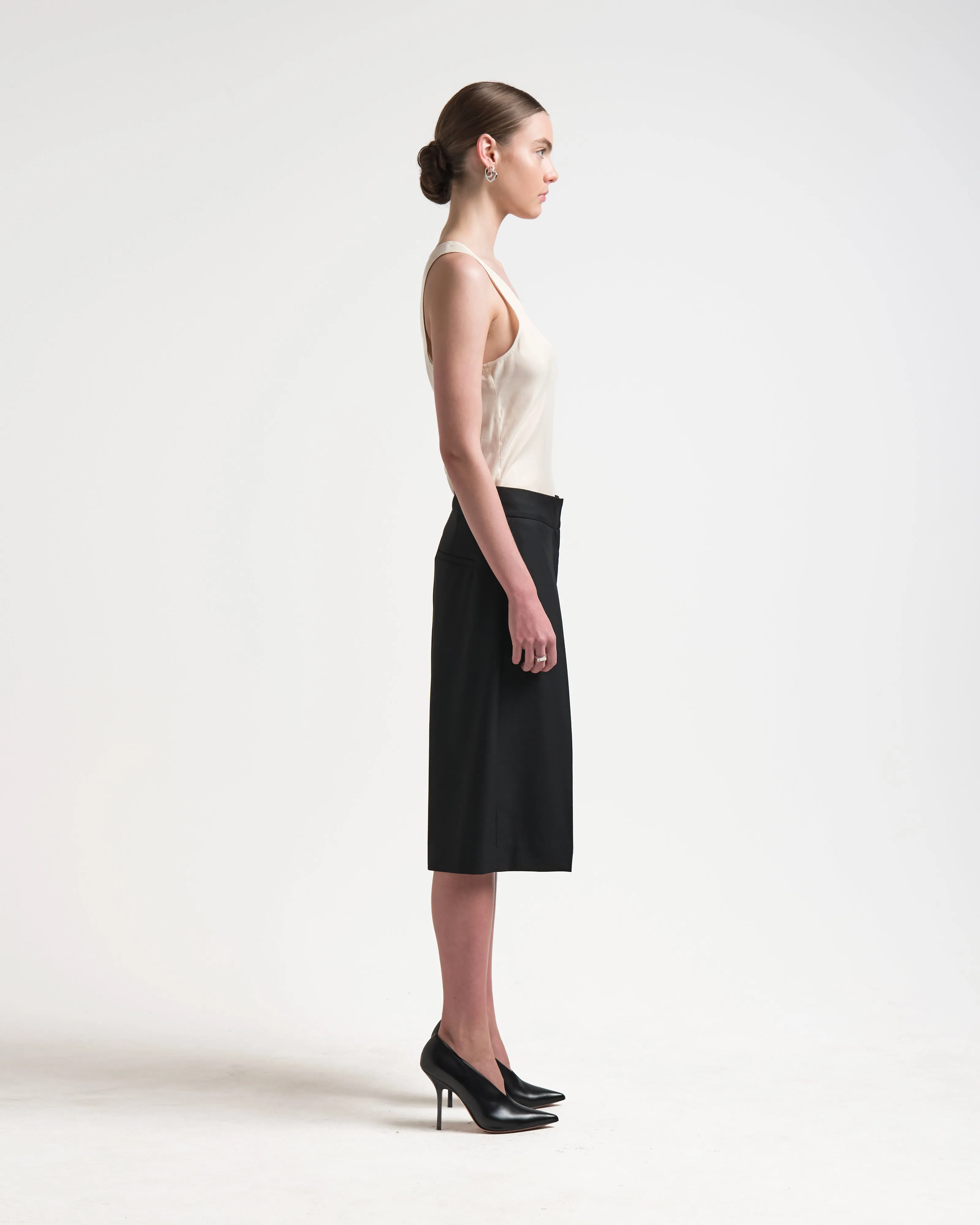 TAILORED SHORT BLACK